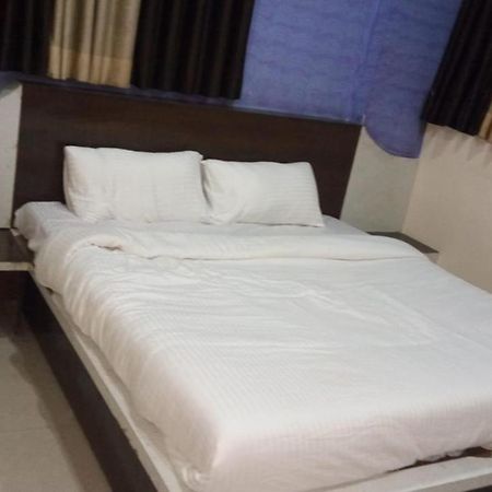 Hotel Swell Ahmedabad Eksteriør bilde
