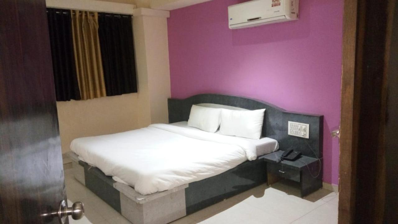 Hotel Swell Ahmedabad Eksteriør bilde