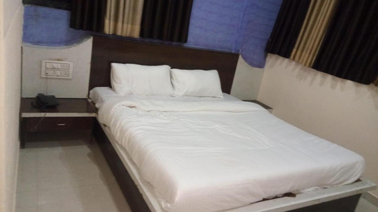 Hotel Swell Ahmedabad Eksteriør bilde